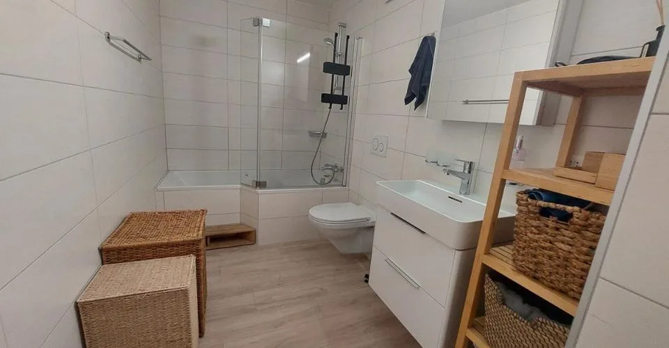Appartement moderne de 3,5 pièces bénéficiant d'une terrasse et d'un garage