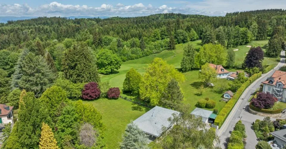 Villa au Golf - Réserve à bâtir importante – Foto 3 von 11