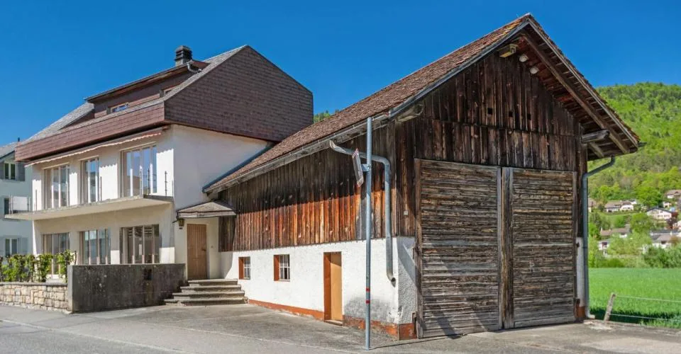 Sonceboz, maison à rénover avec grange