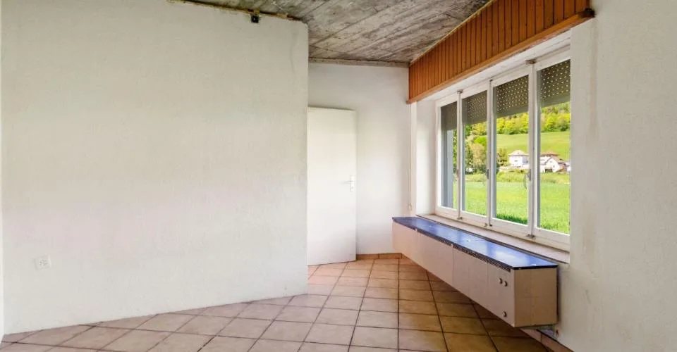 Sonceboz, maison à rénover avec grange