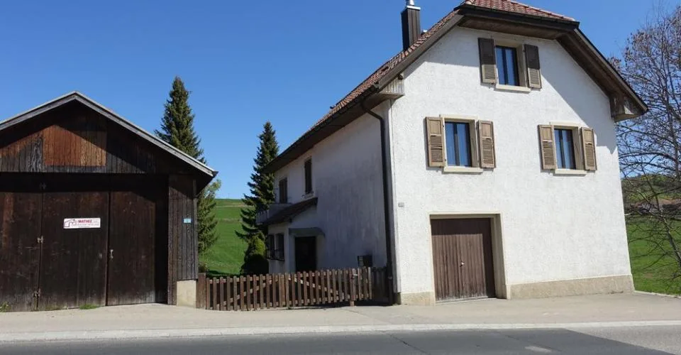 RESERVEE Les Reussilles - Maison de 6 1/2 pièces avec remise