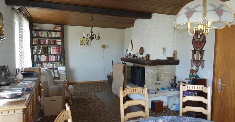 RESERVEE Les Reussilles - Maison de 6 1/2 pièces avec remise