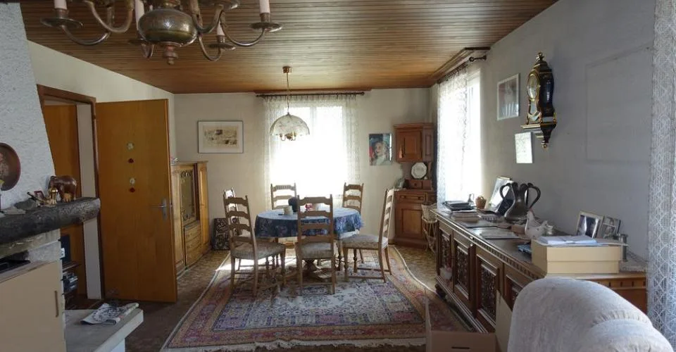 RESERVEE Les Reussilles - Maison de 6 1/2 pièces avec remise