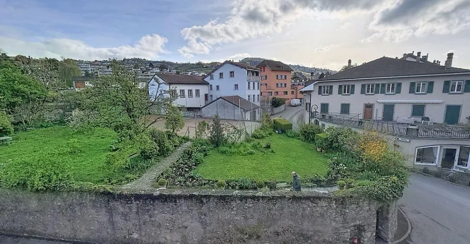 Lutry - Maison atypique dans le bourg