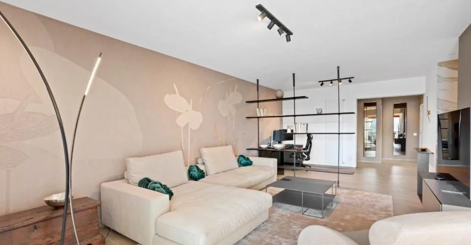 Montagnola - ESCLUSIVO 3,5 LOCALI IN VILLA DI SOLE 4 UNITÀ, UN'OASI DI DESIGN IMMERSA NEL VERDE | Montagnola - EXCLUSIVE 3.5-ROOM APARTMENT IN A VILLA WITH ONLY 4 UNITS, A DESIGN OASIS SURROUNDED BY GREENERY | Montagnola - EXKLUSIVE 3,5-ZIMMER-WOHNUNG IN