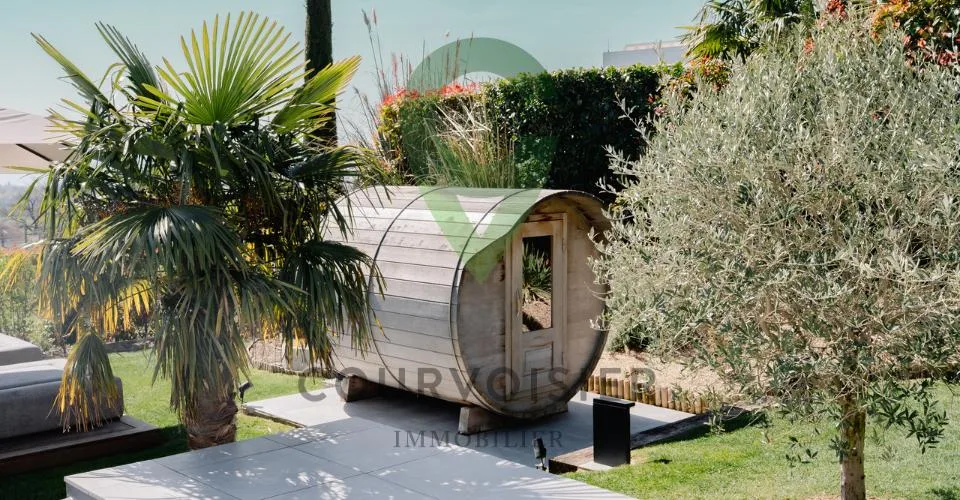 Un refuge exclusif mêlant design soigné et perspective lacustre