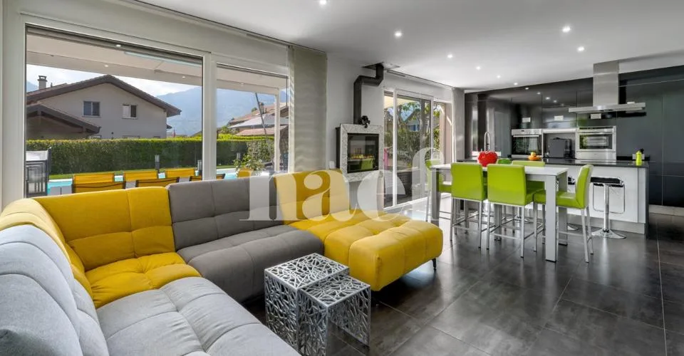Magnifique maison individuelle de 6.5 pièces avec studio indépendant et piscine extérieure à vendre à Bex