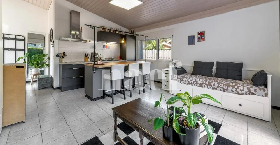 Magnifique maison individuelle de 6.5 pièces avec studio indépendant et piscine extérieure à vendre à Bex