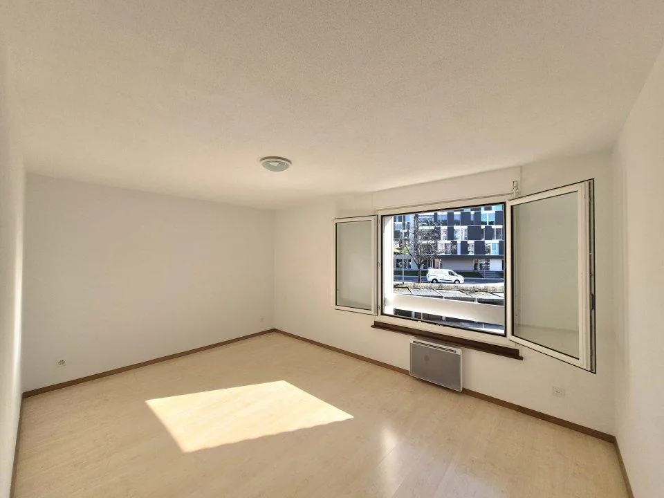 00078 - Appartement de 5 pièces au 2ème étage, avec 2 balcons, et un box individuel. - La Chaux-de-Fonds – photo 6 sur 9