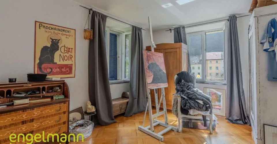 Ancienne ferme de 2 appartements et nombreux espaces annexes - Ehemaliges Bauernhaus mit 2 Wohnungen und diverse Nebenräume