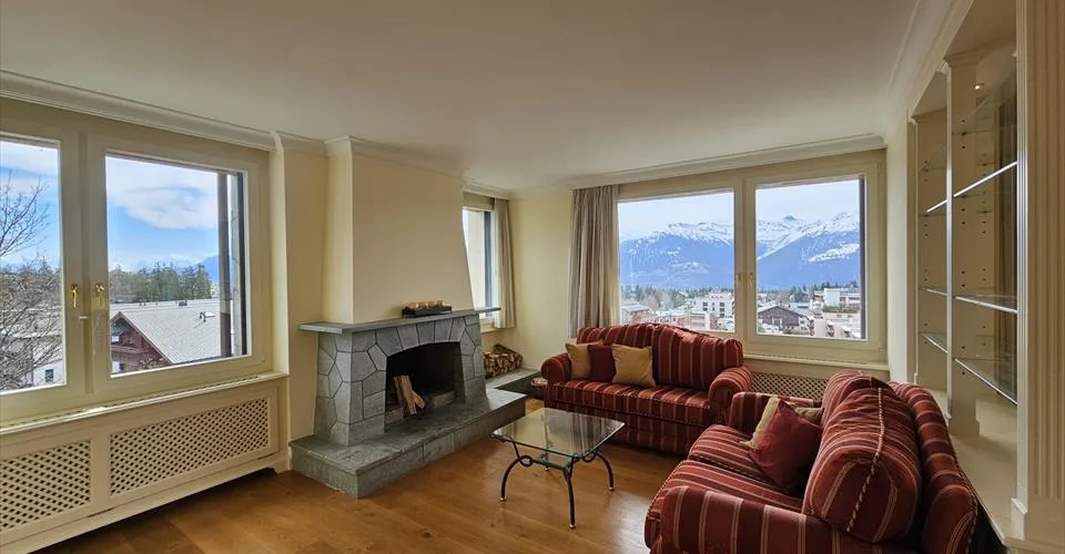 Appartement 4,5 pièces meublé avec vue imprenable sur les sommets alpins et surplombant Crans