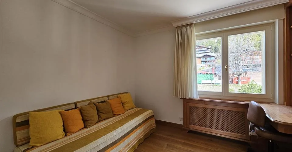 Appartement 4,5 pièces meublé avec vue imprenable sur les sommets alpins et surplombant Crans