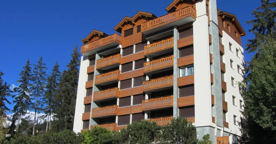 Appartement 4,5 pièces meublé avec vue imprenable sur les sommets alpins et surplombant Crans