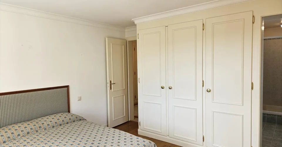 Appartement 4,5 pièces meublé avec vue imprenable sur les sommets alpins et surplombant Crans
