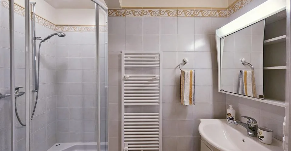 Appartement 4,5 pièces meublé avec vue imprenable sur les sommets alpins et surplombant Crans