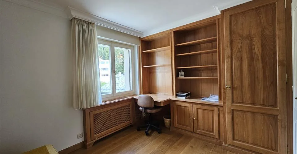 Appartement 4,5 pièces meublé avec vue imprenable sur les sommets alpins et surplombant Crans
