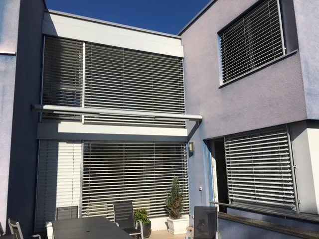 Maison mitoyenne spacieuse de 6 pièces à Neuchâtel – Vue, calme et confort familial