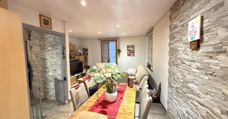 À vendre à Courrendlin maison de 4.5 pièces