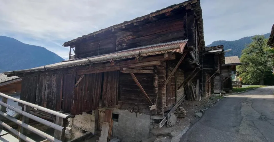 Grange "Est - 5 pièces - Fontenelle