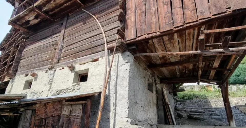 Grange "Est - 5 pièces - Fontenelle