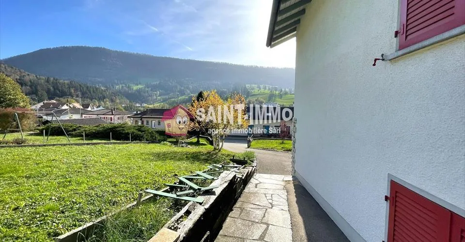 VENDU - Maison de 7 pièces avec jardin, ateliers (+100m2), 3 garages à Sonceboz