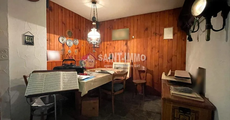 VENDU - Maison de 7 pièces avec jardin, ateliers (+100m2), 3 garages à Sonceboz