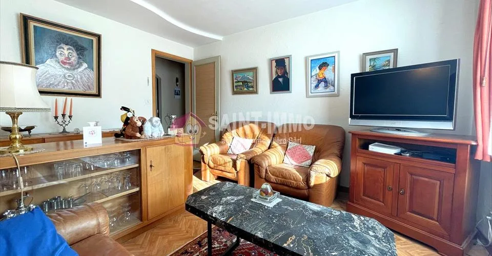 VENDU - Maison de 7 pièces avec jardin, ateliers (+100m2), 3 garages à Sonceboz