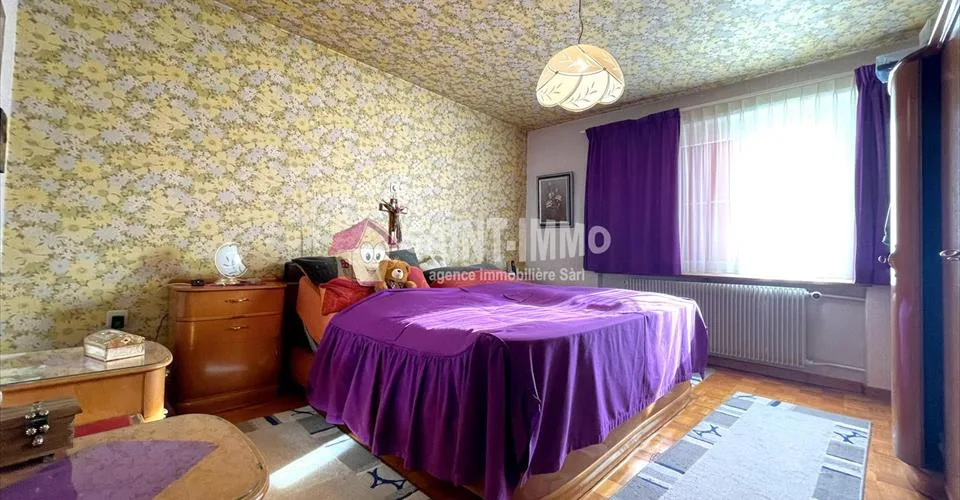 VENDU - Maison de 7 pièces avec jardin, ateliers (+100m2), 3 garages à Sonceboz