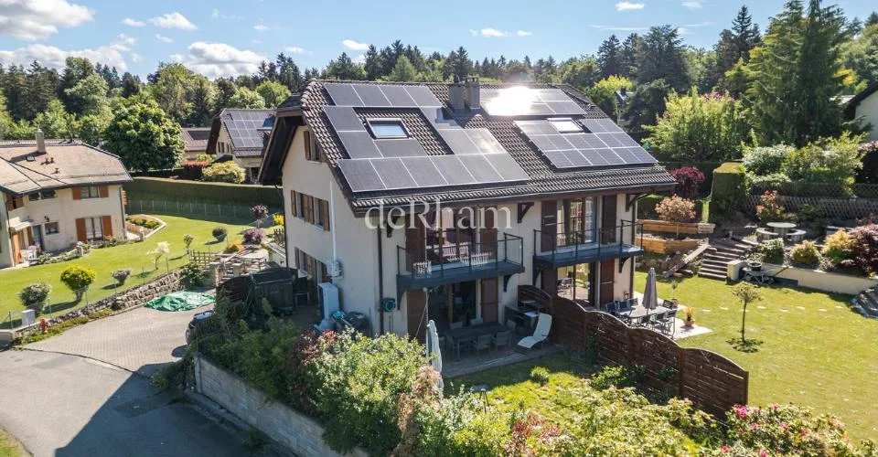 Charmante maison jumelle de 5,5 pièces avec beau jardin