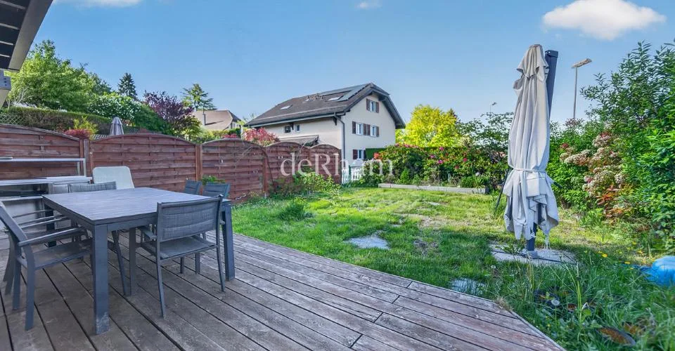 Charmante maison jumelle de 5,5 pièces avec beau jardin