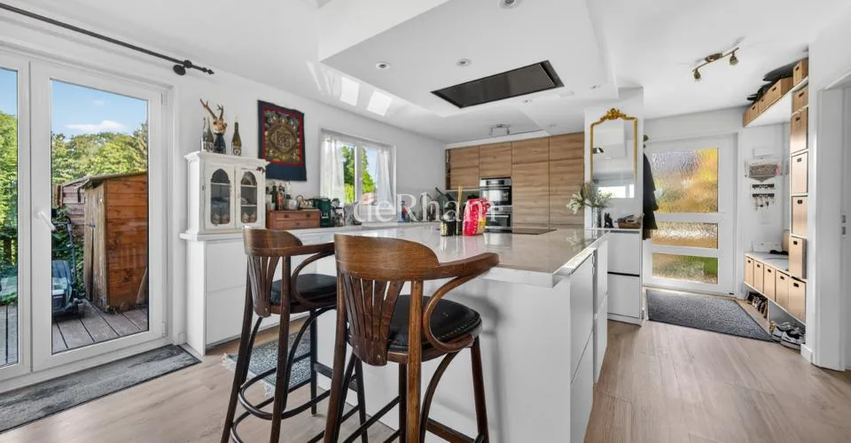 Charmante maison jumelle de 5,5 pièces avec beau jardin