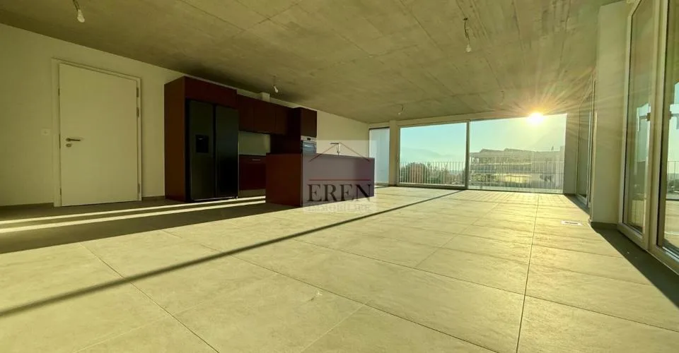 Attique panoramique 4,5 pièces entièrement vitrés avec balcon-terrasse en angle de 72m2 – foto 3 di 13