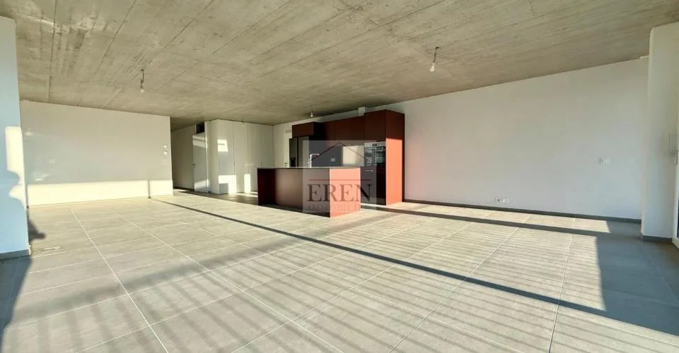 Attique panoramique 4,5 pièces entièrement vitrés avec balcon-terrasse en angle de 72m2 – foto 2 di 13