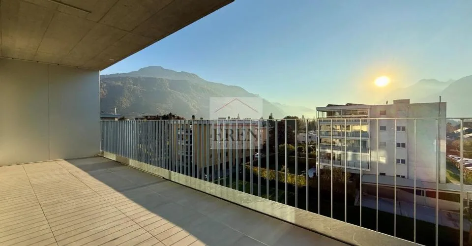 Attique panoramique 4,5 pièces entièrement vitrés avec balcon-terrasse en angle de 72m2 – foto 7 di 13