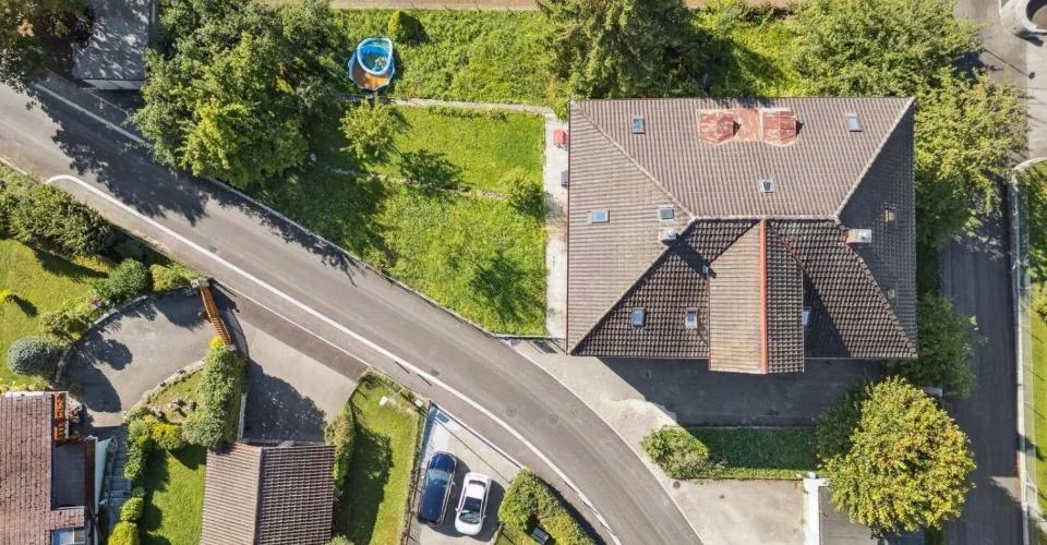 Superbe opportunité. Un bel immeuble résidentiel à vendre à Corgémont.