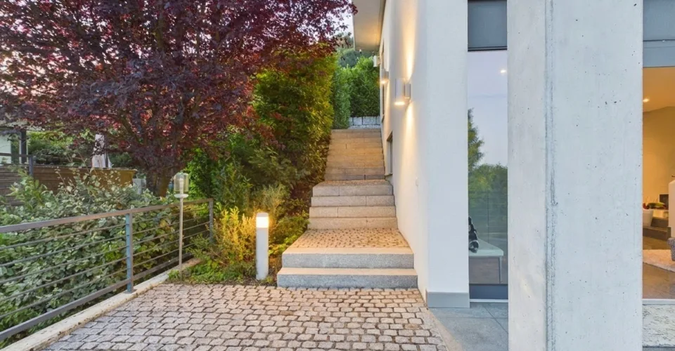 Exklusive Villa mit Hallenbad, Sauna und Garten auf dem exklusiven Wartenberg in Muttenz – Foto 24 von 28