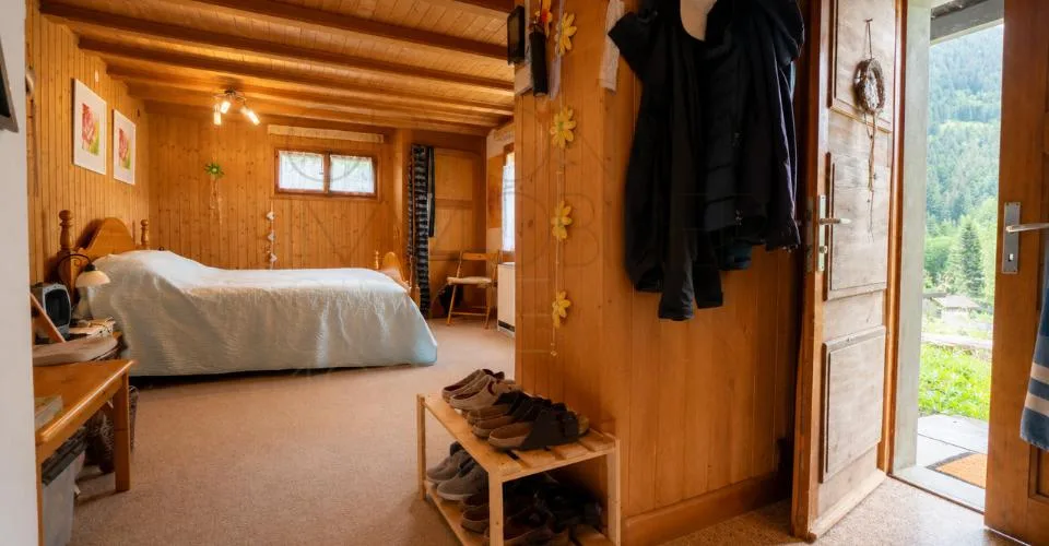 Chalet de 4,5 pièces à rénover à Gryon, vue et calme – photo 23 sur 24
