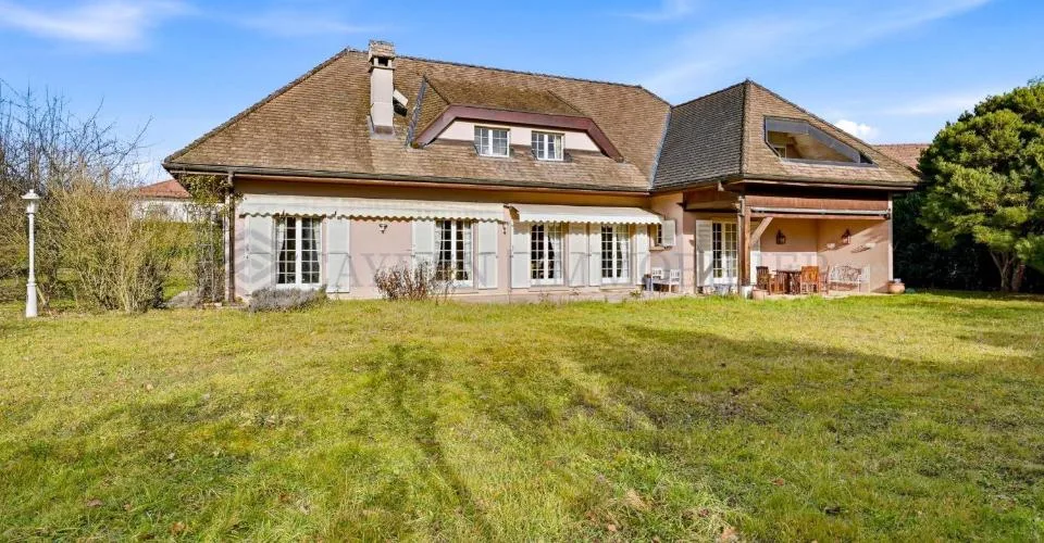 Große individuelle Villa in ruhiger Lage – Foto 5 von 21