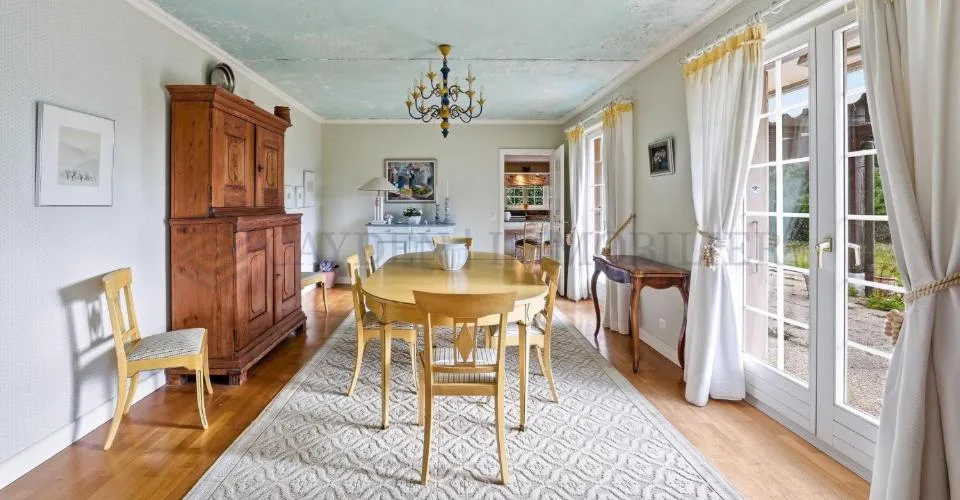 Große individuelle Villa in ruhiger Lage – Foto 10 von 21