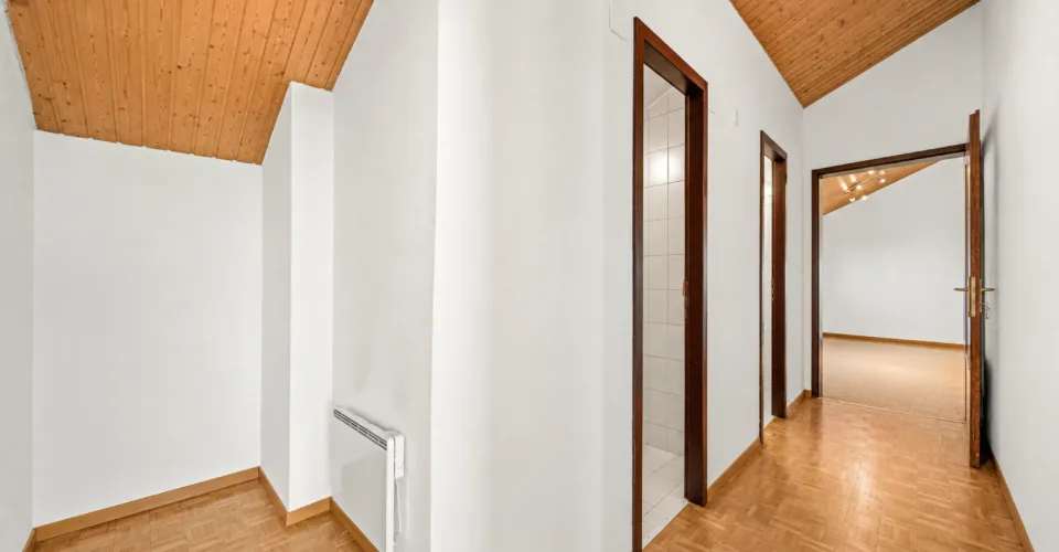 Appartement de 3,5 pièces avec une magnifique vue sur le lac et les montagnes ! – photo 17 sur 20