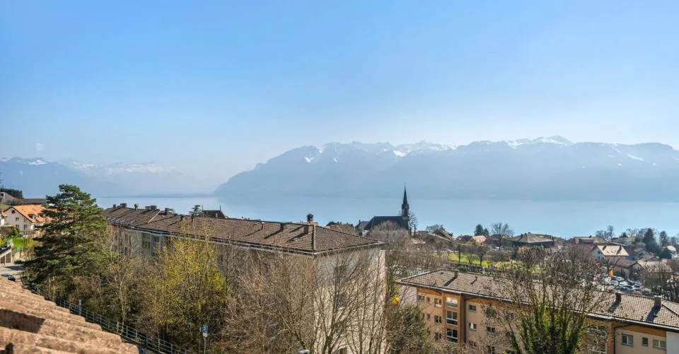 Appartement de 3,5 pièces avec une magnifique vue sur le lac et les montagnes ! – photo 20 sur 20
