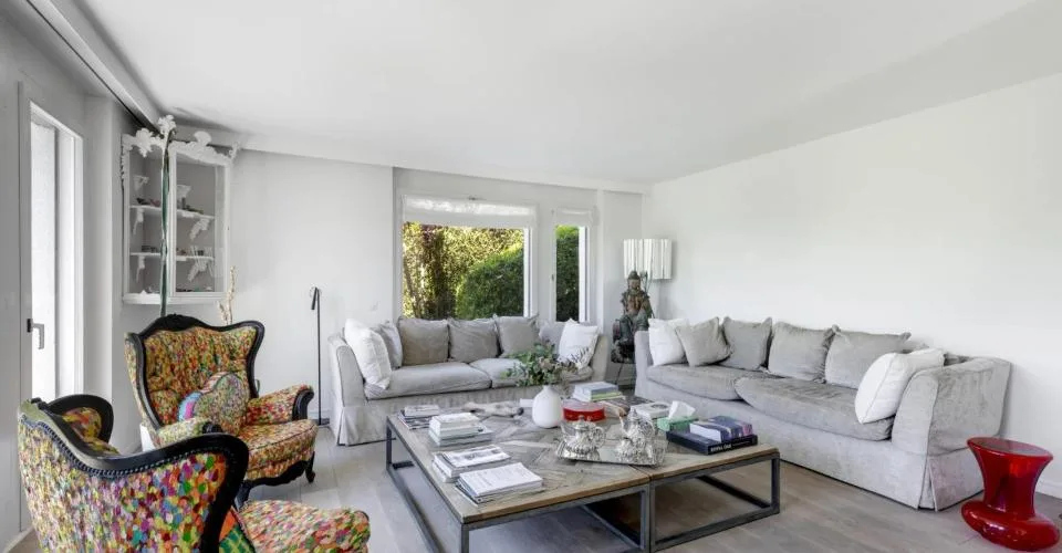 Bella proprietà di 6,5 locali in un ambiente verde con vista sul lago – foto 16 di 26