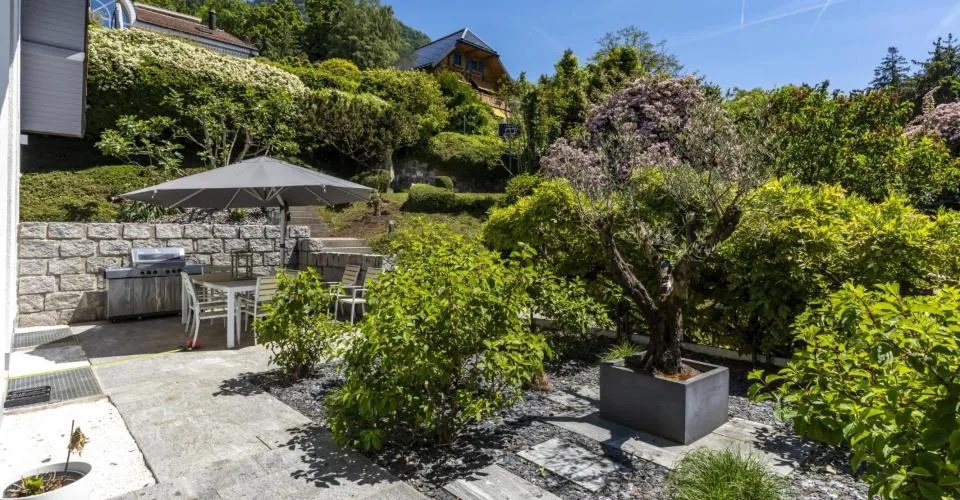 Bella proprietà di 6,5 locali in un ambiente verde con vista sul lago – foto 26 di 26