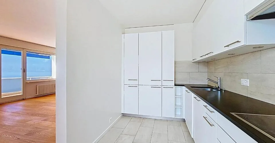 Prächtiges renoviertes Appartement mit Liegeplatz in privatem Hafen