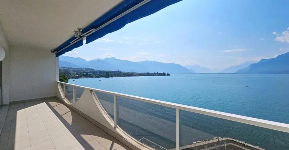 Prächtiges renoviertes Appartement mit Liegeplatz in privatem Hafen