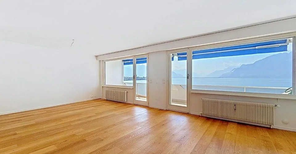 Prächtiges renoviertes Appartement mit Liegeplatz in privatem Hafen