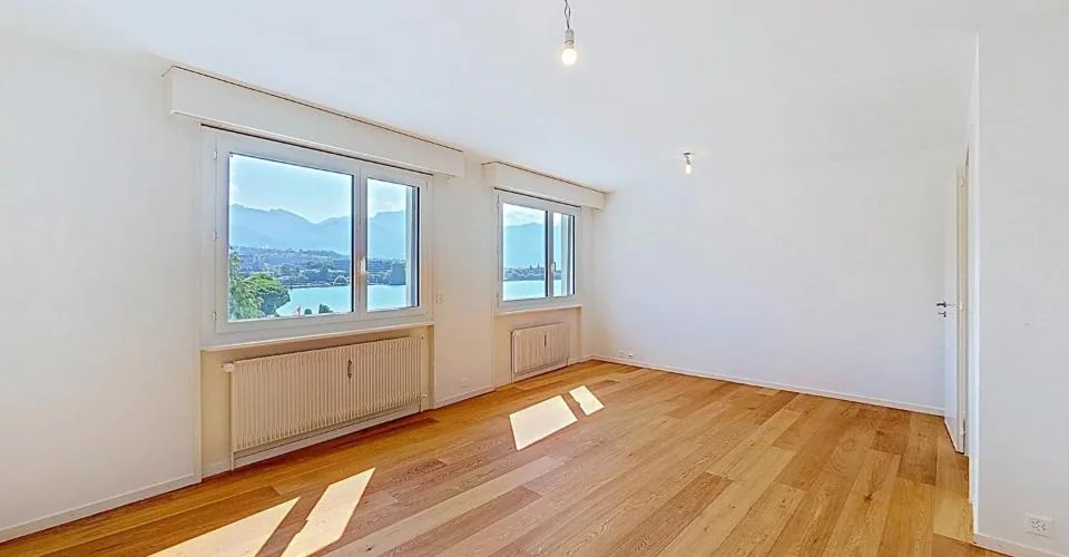 Prächtiges renoviertes Appartement mit Liegeplatz in privatem Hafen