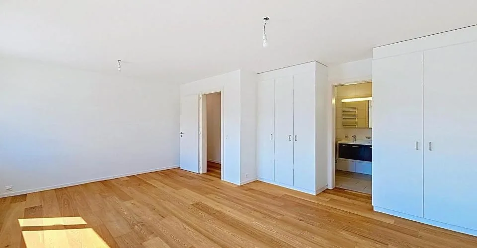 Prächtiges renoviertes Appartement mit Liegeplatz in privatem Hafen