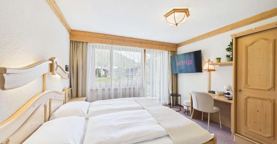 Möbliertes Hotelzimmer mit Balkon - wochenweise in Saas-Almagell