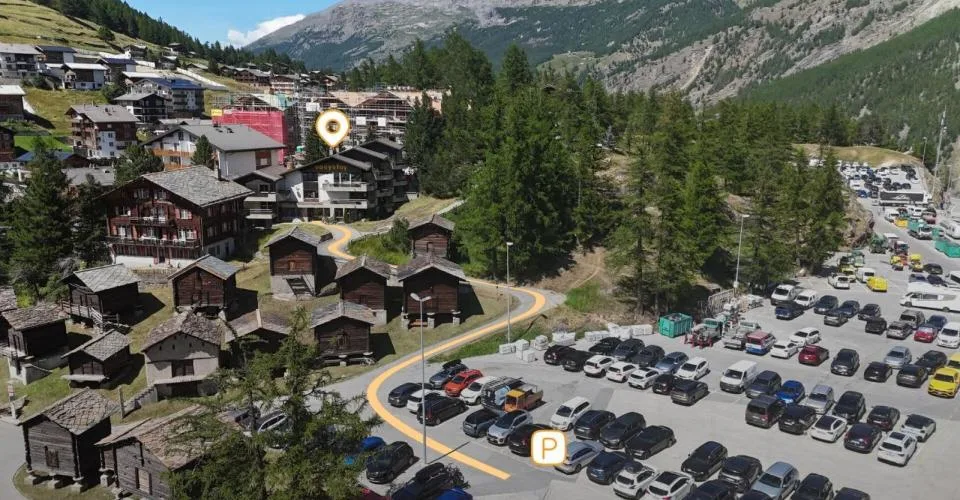 Möbliertes Hotelzimmer mit Balkon - wochenweise in Saas-Fee